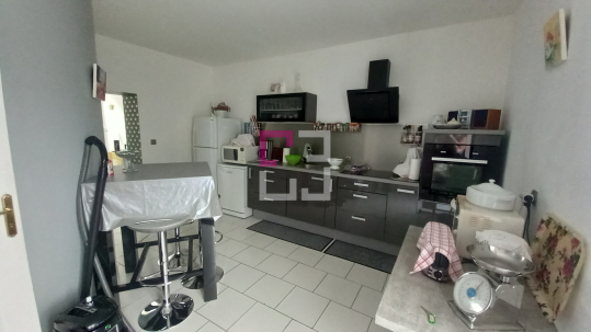 
Immeuble de rapport Etreaupont 8 pièce(s) 169 m2
