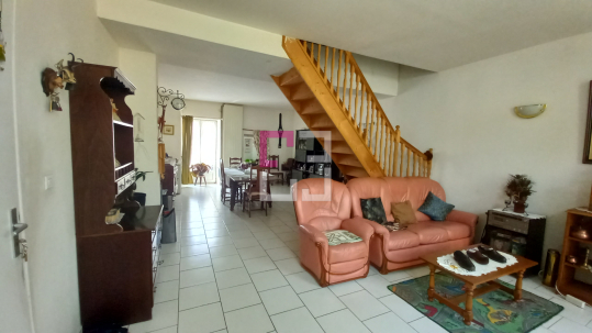 
Immeuble de rapport Etreaupont 8 pièce(s) 169 m2

