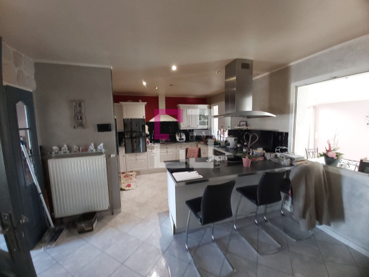 
Maison Origny Sainte Benoite 6 pièce(s) 151 m2
