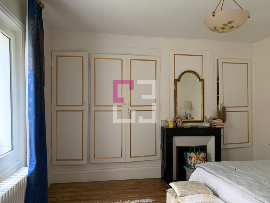 
Immeuble  8 pièce(s) 235 m2
