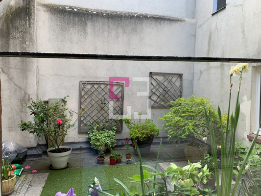 
Immeuble  8 pièce(s) 235 m2
