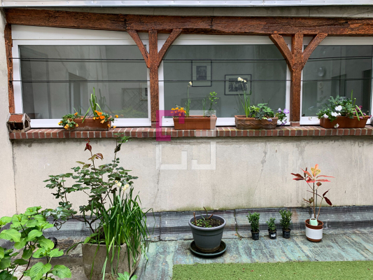 
Immeuble  8 pièce(s) 235 m2
