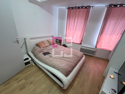 
Immeuble Guise 6 pièce(s)
