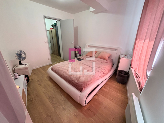 
Immeuble Guise 6 pièce(s)
