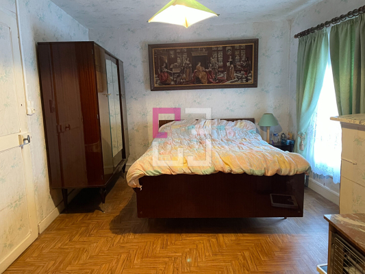 
Immeuble Guise 6 pièce(s)

