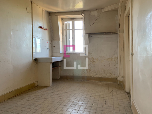 
Immeuble de rapport Laon  850 m2
