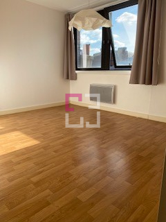 
Location F2 Saint Quentin
