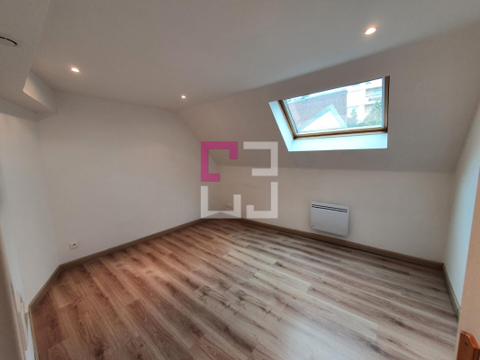 
Appartement  Saint Quentin 5 pièce(s) 120 m2
