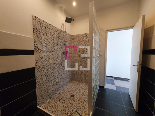 
Appartement  Saint Quentin 5 pièce(s) 120 m2
