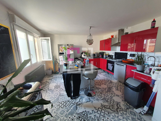 
Immeuble Saint Quentin 10 pièce(s) 243 m2
