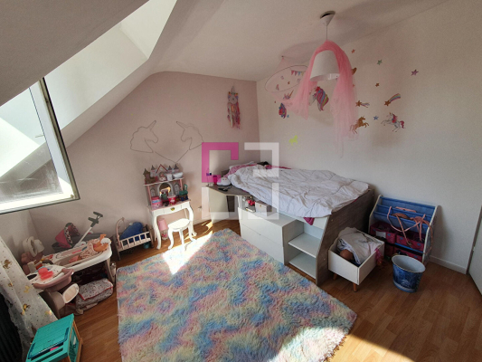 
Immeuble Saint Quentin 10 pièce(s) 243 m2
