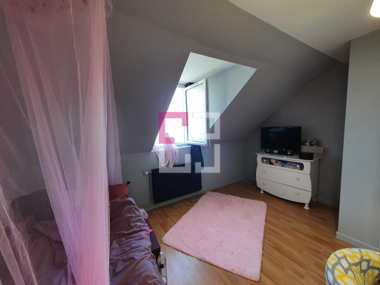 
Immeuble Saint Quentin 10 pièce(s) 243 m2
