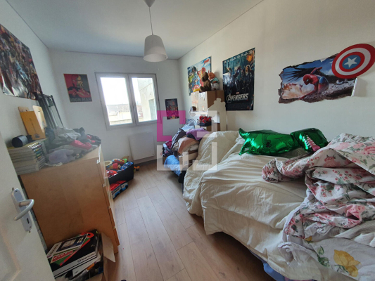 
Immeuble Saint Quentin 10 pièce(s) 243 m2
