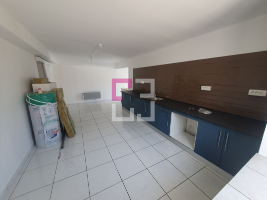 
Immeuble Saint Quentin 10 pièce(s) 243 m2
