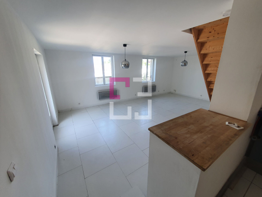 
Immeuble Saint Quentin 10 pièce(s) 243 m2
