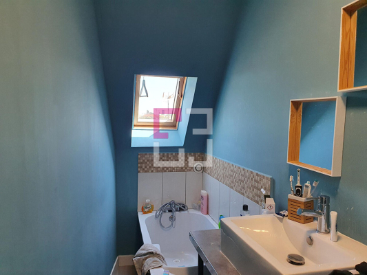 
Immeuble Saint Quentin 11 pièce(s) 236 m2
