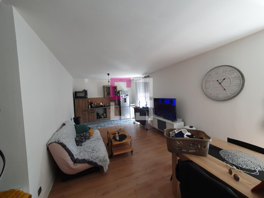 
Immeuble Saint Quentin 11 pièce(s) 236 m2
