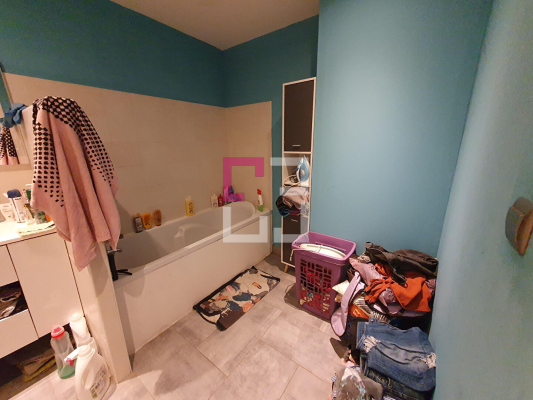 
Immeuble Saint Quentin 11 pièce(s) 236 m2
