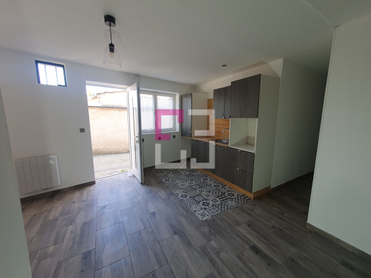 
Immeuble Saint Quentin 11 pièce(s) 236 m2
