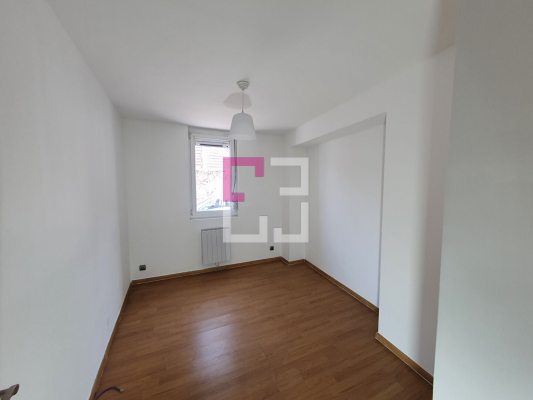
Immeuble Saint Quentin 11 pièce(s) 236 m2
