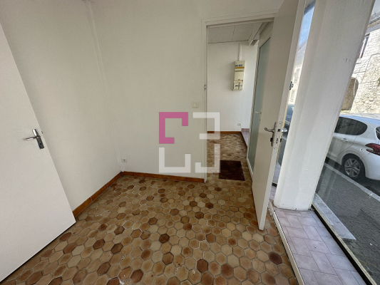 
Immeuble Marle 6 pièce(s)
