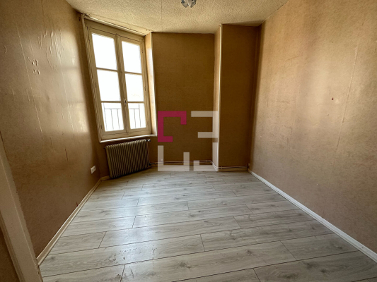 
Immeuble Marle 6 pièce(s)

