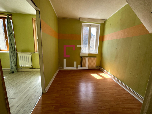 
Immeuble Marle 6 pièce(s)
