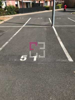 
Parking / box Chauny
