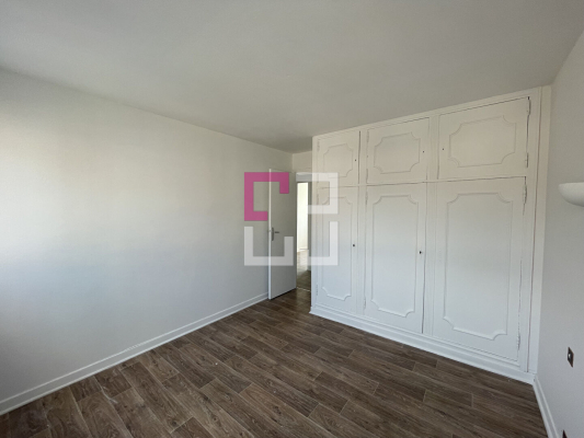 
Immeuble Ham 6 pièce(s) 215m²
