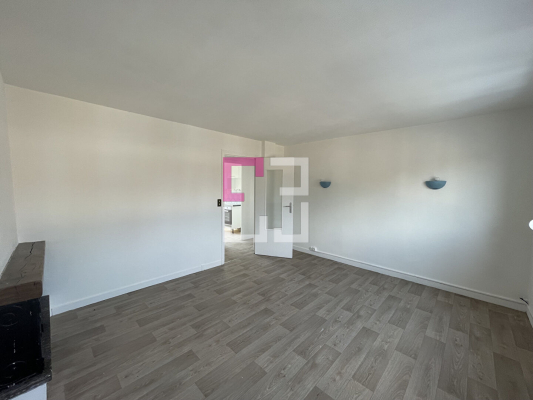 
Immeuble Ham 6 pièce(s) 215m²
