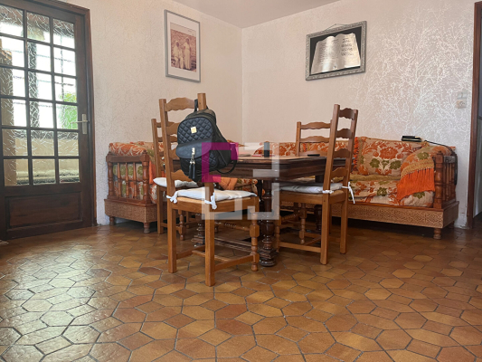 
MAISON 10 PIECES A ATHIES SOUS LAON
