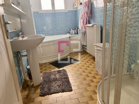 
MAISON 10 PIECES A ATHIES SOUS LAON
