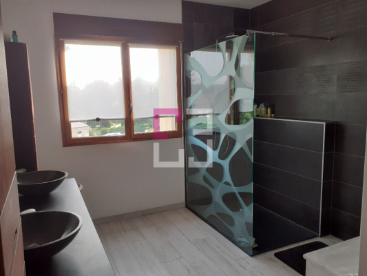 
Maison Sissy 7 pièce(s) 226 m2
