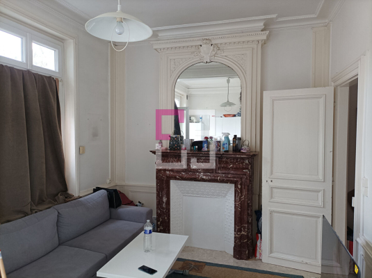 
Immeuble Saint Quentin 16 pièce(s) 250 m2
