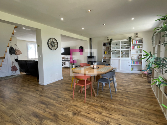 
Maison Wiege Faty 7 pièce(s) 168 m2
