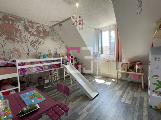 
Maison Wiege Faty 7 pièce(s) 168 m2
