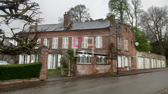 
Maison Vervins 6 pièce(s) 150 m2 et une maison louée de 70 m².
