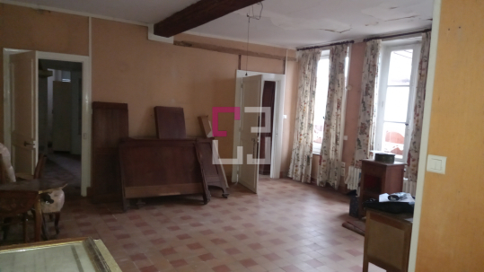 
Maison Vervins 6 pièce(s) 150 m2 et une maison louée de 70 m².
