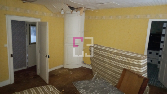 
Maison Vervins 6 pièce(s) 150 m2 et une maison louée de 70 m².
