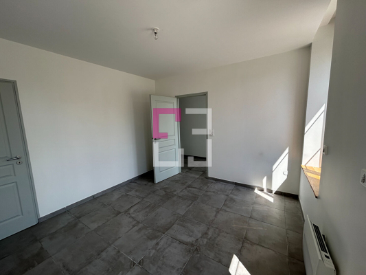 
Maison Montaigu 6 pièce(s) 165.56 m2
