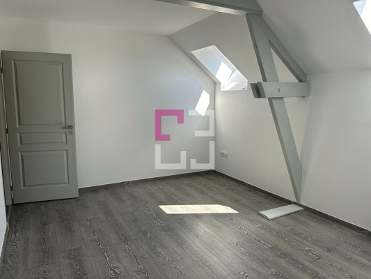 
Maison Montaigu 6 pièce(s) 165.56 m2
