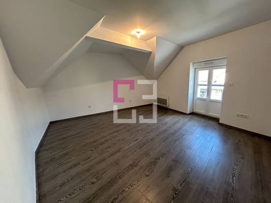 
Maison Montaigu 6 pièce(s) 165.56 m2
