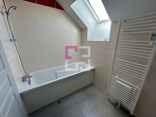 
Maison Montaigu 6 pièce(s) 165.56 m2
