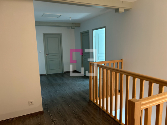 
Maison Montaigu 6 pièce(s) 165.56 m2
