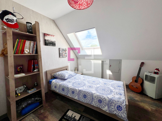 
Pavillon CHAUNY 9 pièce(s) 190m²
