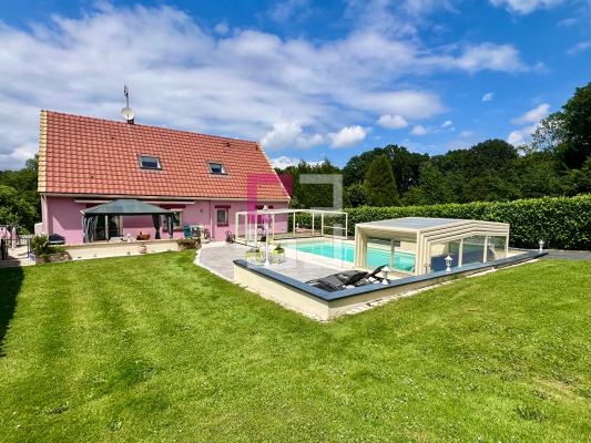 
Pavillon CHAUNY 9 pièce(s) 190m²
