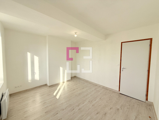 
Immeuble Le Nouvion En Thierache 14 pièce(s) 260 m2
