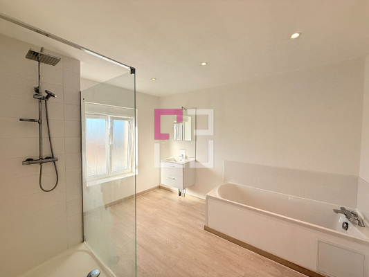 
Immeuble Le Nouvion En Thierache 14 pièce(s) 260 m2
