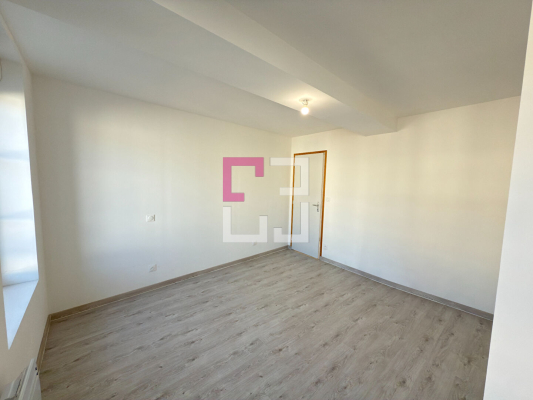 
Immeuble Le Nouvion En Thierache 14 pièce(s) 260 m2
