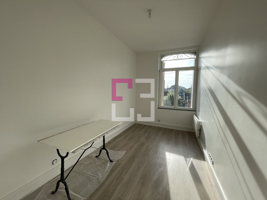 
Immeuble Hirson 7 pièce(s) 185 m2
